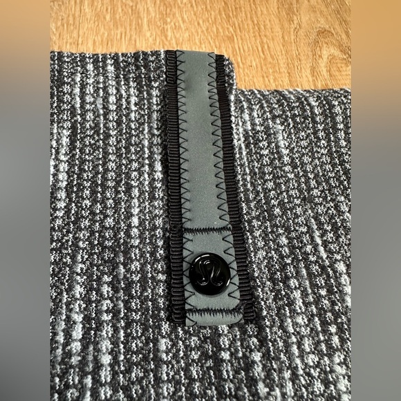 Lululemon Vinyasa Scarf *Rulu
Coco Pique - Picture 6 of 8